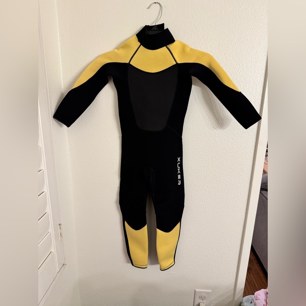 Xuker Black and Yellow Wetsuit Kids Size 6